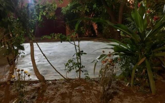 saffron guest house & hostel