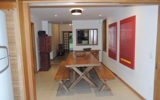 Casa com 7 suites em Correas - Petropolis