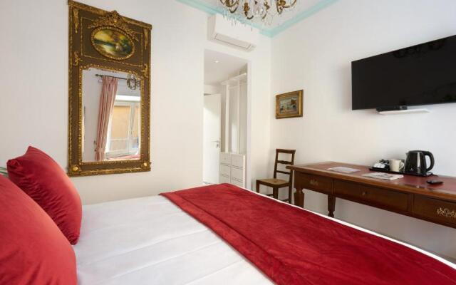 Delfini Trevi House