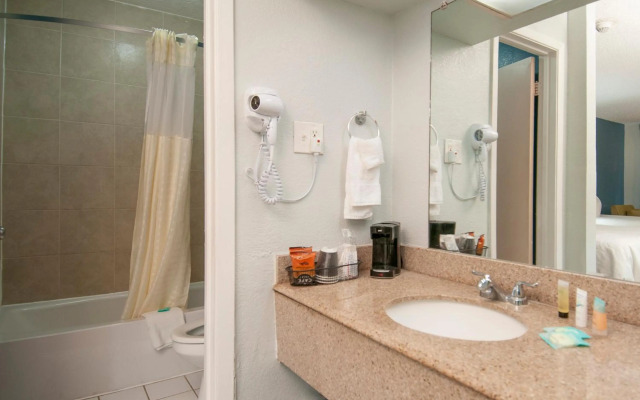 Best Price Motel and Suites