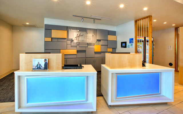 Holiday Inn Express & Suites New Castle by IHG