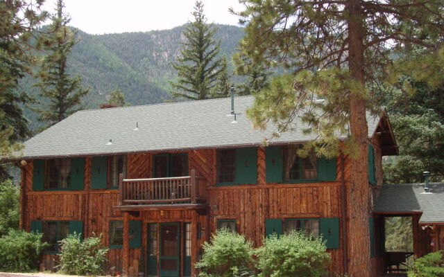 Rocky Mountain Lodge