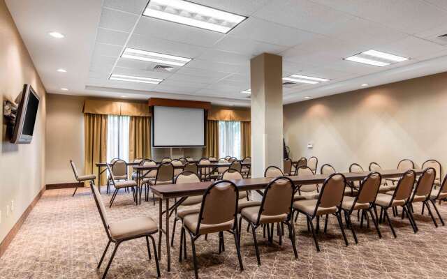 Comfort Suites Murfreesboro Shopping District