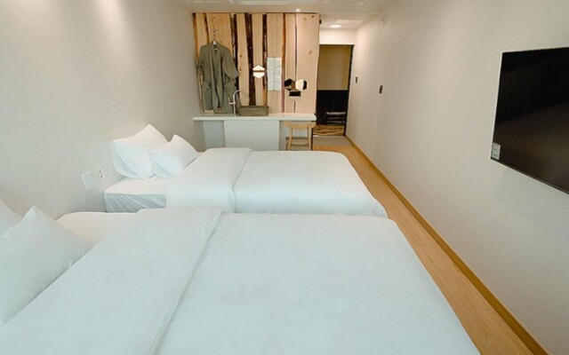 Sokcho Gallery In Stay