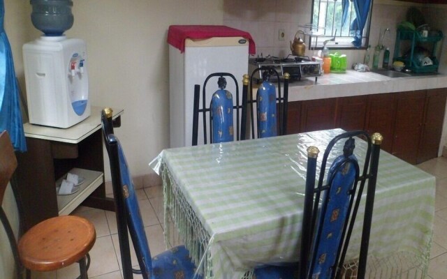 Villa Kota Bunga Violet