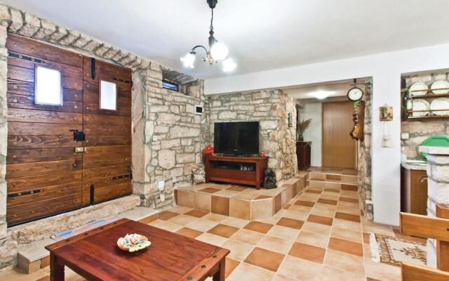 Stunning Home in Stifanici With Wifi and 3 Bedrooms