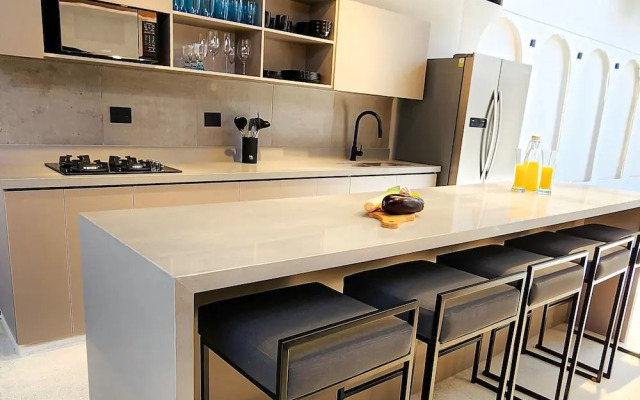 Luxury Home In Las Lomas