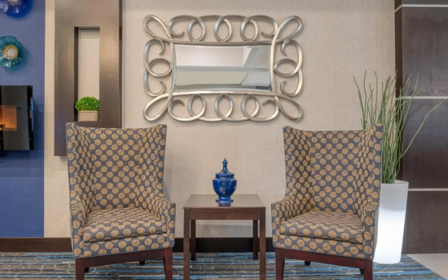 Holiday Inn Express & Suites Edwardsville by IHG