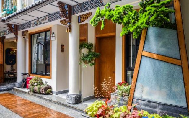 Dali's Early Dust Style · Life Aesthetic Designer