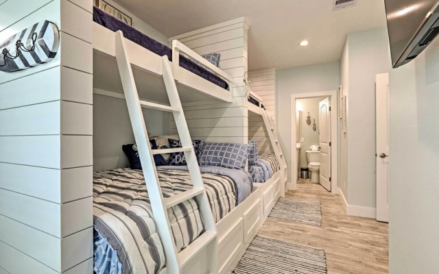 Villa Azul Galveston Home: Modern & Beachfront!