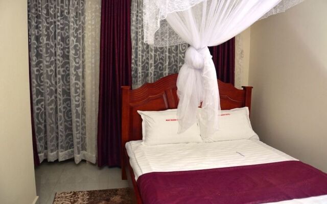 Mak-Queen Hotel