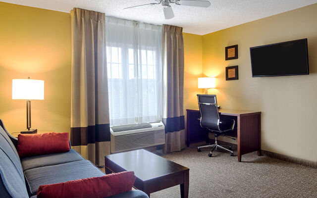 Baymont Inn & Suites Grafton/Milwaukee