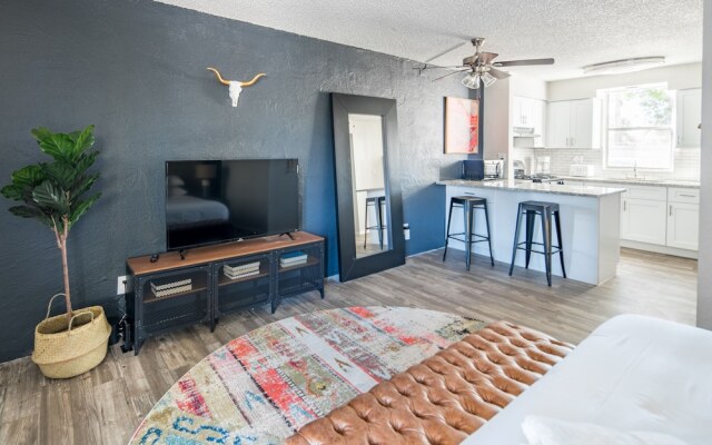 WanderJaunt - Old Town Scottsdale Apts