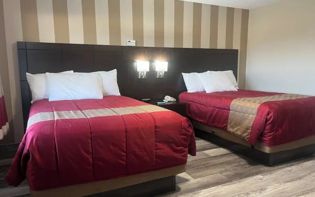Colonial House Motor Inn
