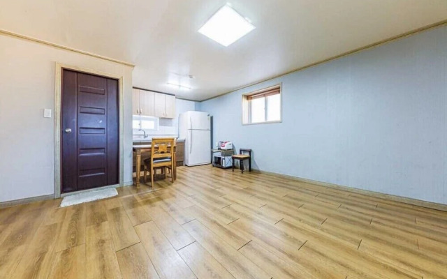 Apple farm stay