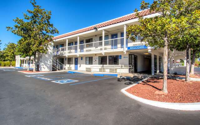 Motel 6 Redding, CA - South