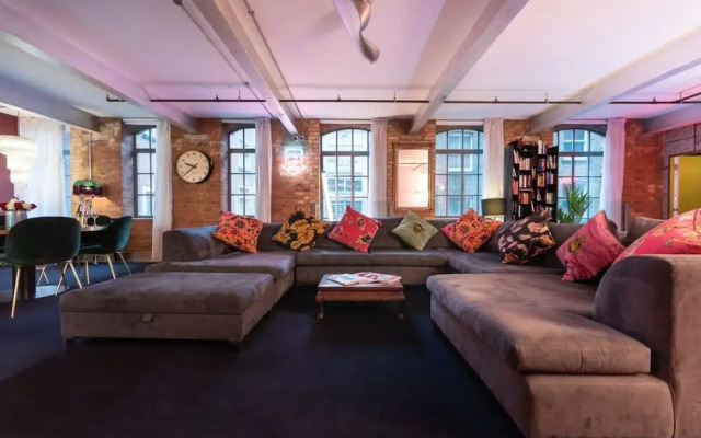 Luxurious Loft Central Soho - 3 Bedrooms Office