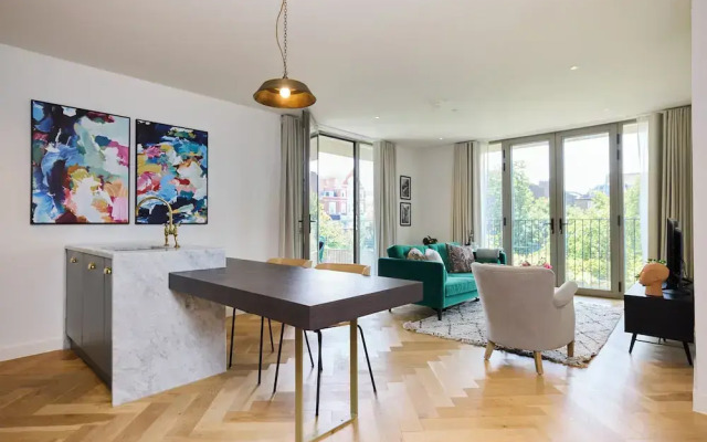 The Green Balcony Flat in West Hampstead