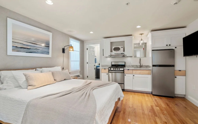 Hygge House Suites