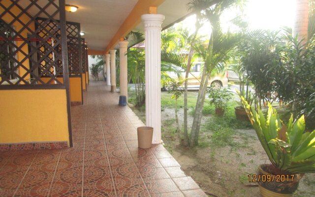 Pantai Tengah Beach Inn