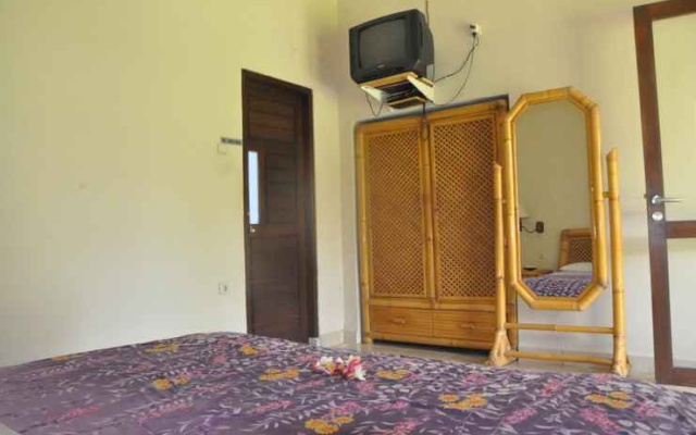 Pondok Bali Sea View Bungalow – Guest Rooms – Temukus