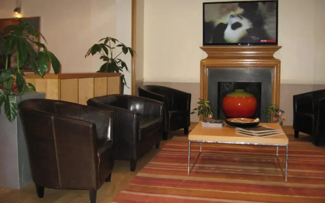 Americana Hotel