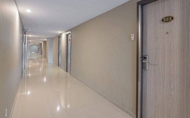 RedDoorz Plus near Harbour Bay Mall Batam