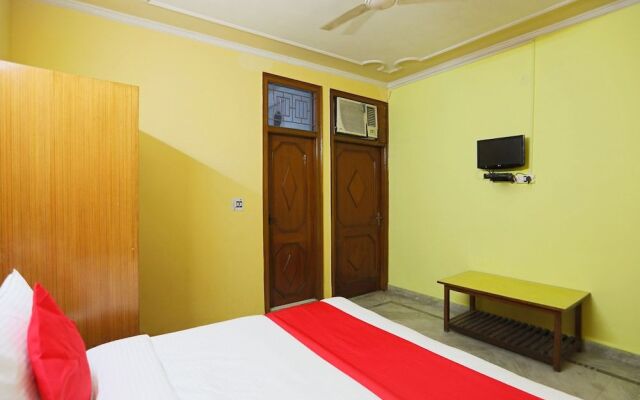 OYO 49985 Singh Hotel