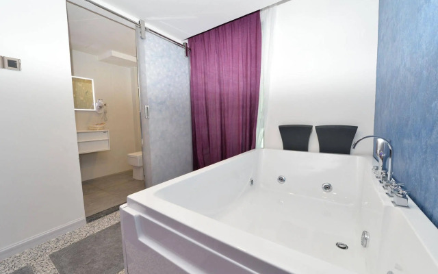 Unic Hotel