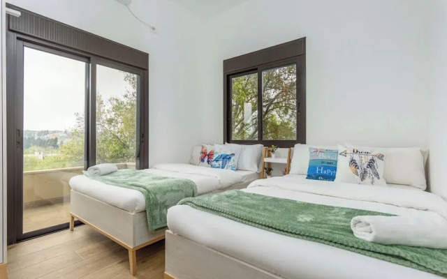 Vista 2-Bedroom Apartment in Batroun
