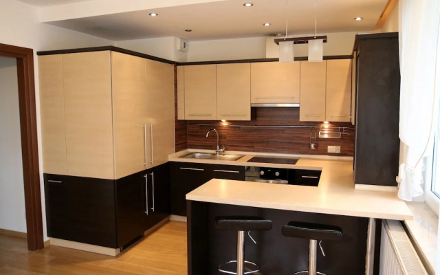 Apartament F&J 12