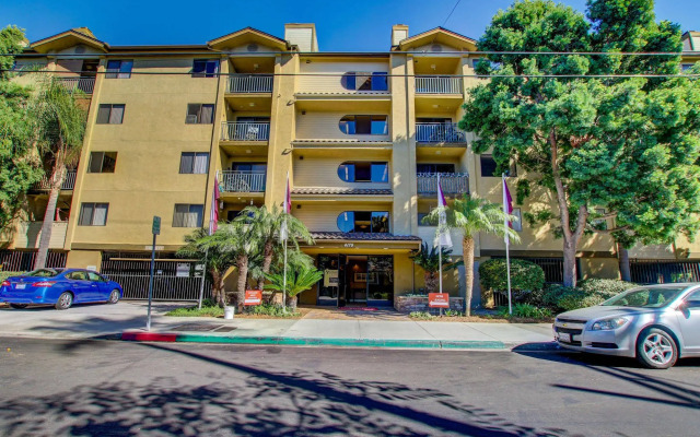 Sunshine Suites at Hillcrest
