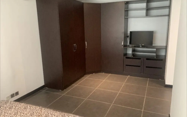 Remarkable 2-bed Apartment in Accra
