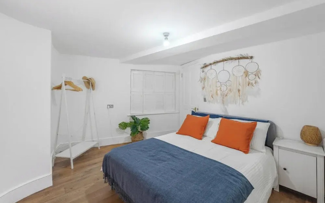 2 Bedroom W/ensuites-sleeps 6, 20min to Citycentre