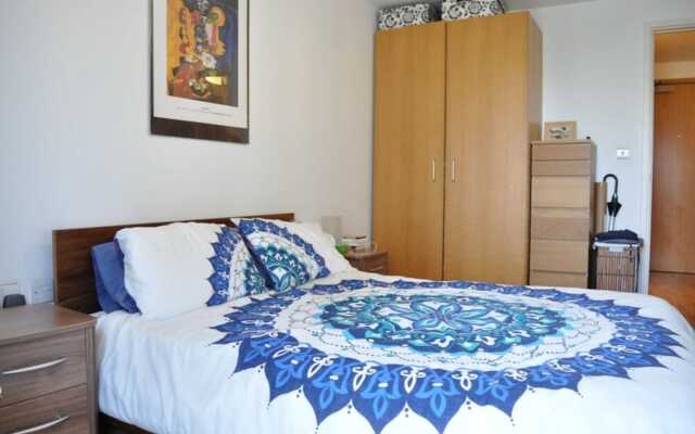 Shoreditch Riverside 2 Bedroom Apartment