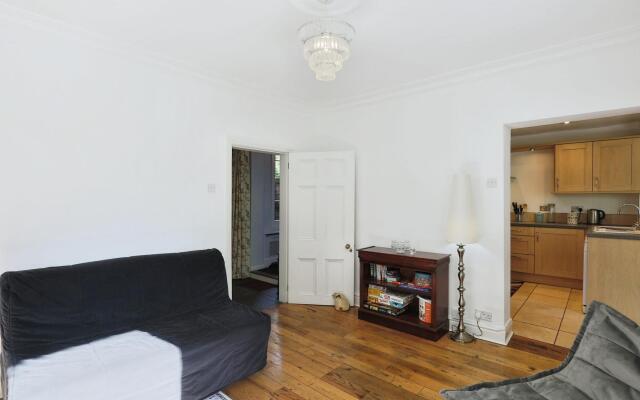 Stunning 4 Bed Semi-detached Home With Ample Space