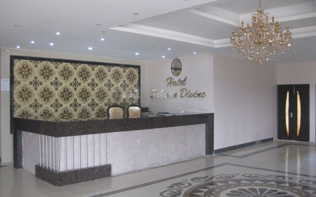 Hotel Sehwan Divine