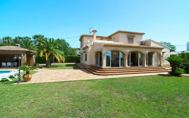 Villa Cantallops