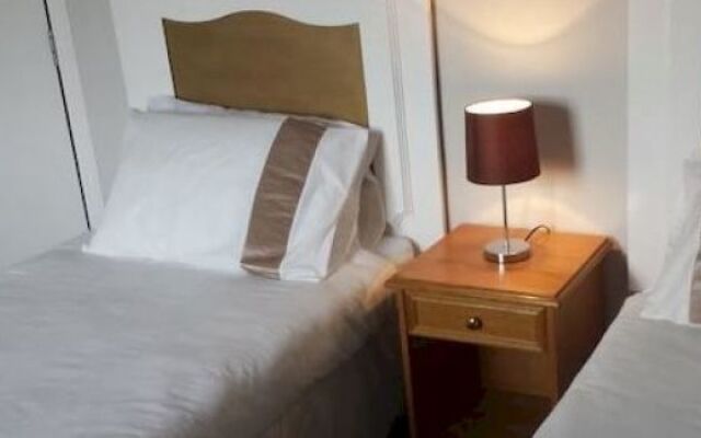 The Drovers Inn Hotel & Bluebell Bar and Grill