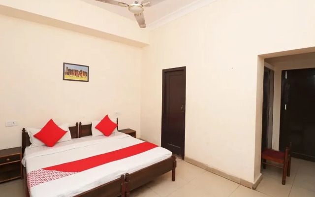 OYO 29826 Central Hotel