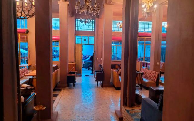 Antique Hotel