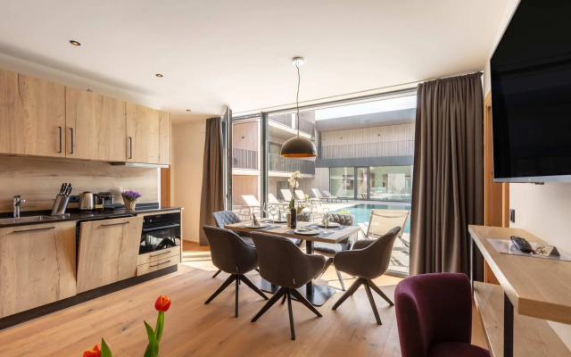 Emma Deluxe Aparthotel