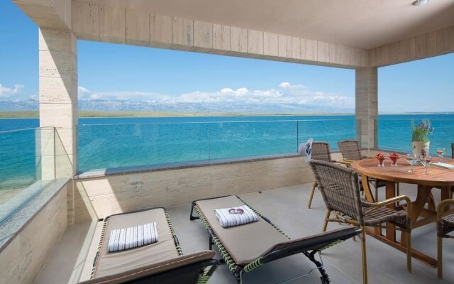 Apartments Malibu Royal