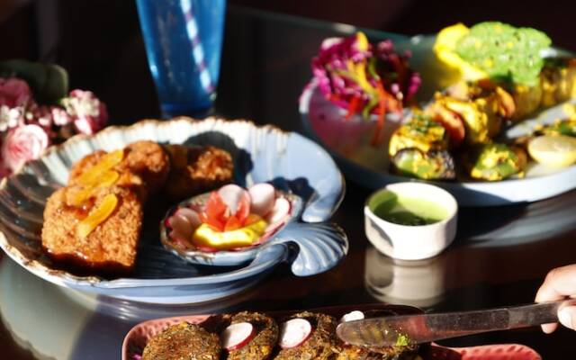 The Hotel Js Souvenir