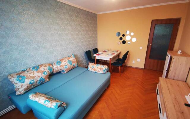 2 rooms Airy & Bright Colors