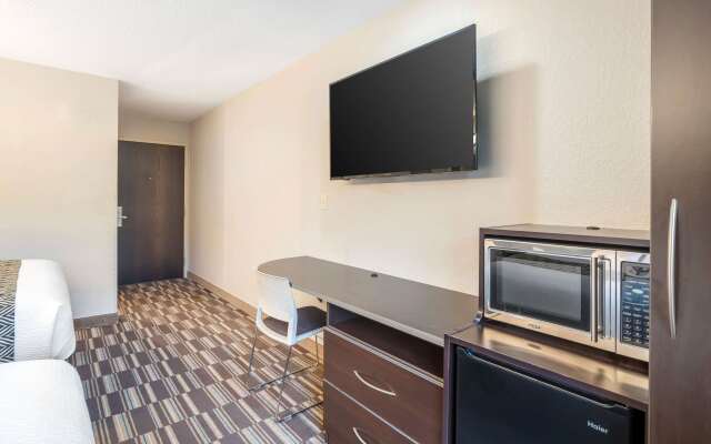 Microtel Inn & Suites by Wyndham Brooksville