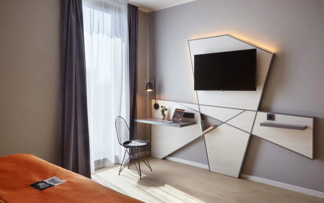 Holiday Inn - the niu, Hub Dusseldorf Messe by IHG