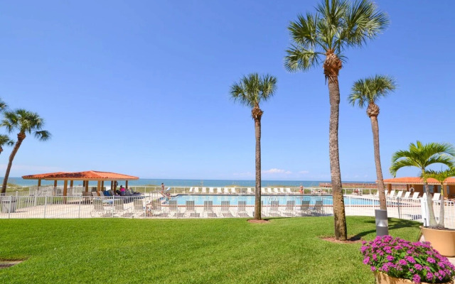 Regatta Beach Club N 913 by Vtrips