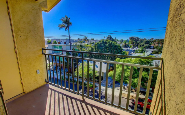 Sunshine Suites at Hillcrest