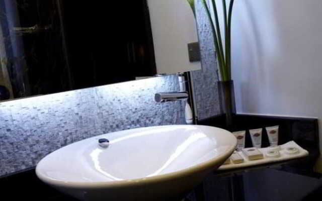 Ista Suites Seef